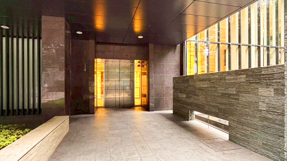 クロスエアタワー